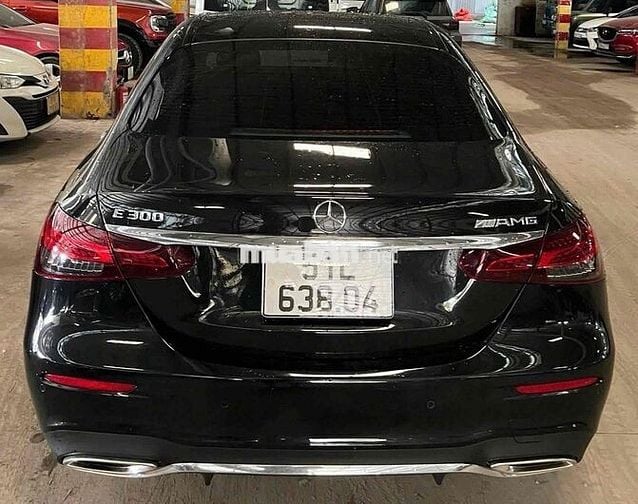 Mercedes Benz E Class 2021 E300 AMG 2.0 siêu đẹp.