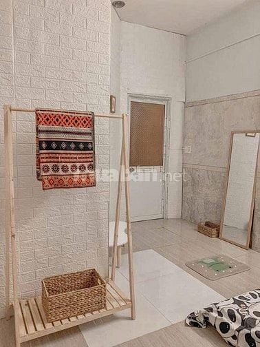 hẻm xe hơi 451/ Phạm Thế Hiển P3Q8.nhà cũ tiện cải tạo lại.giá tốt