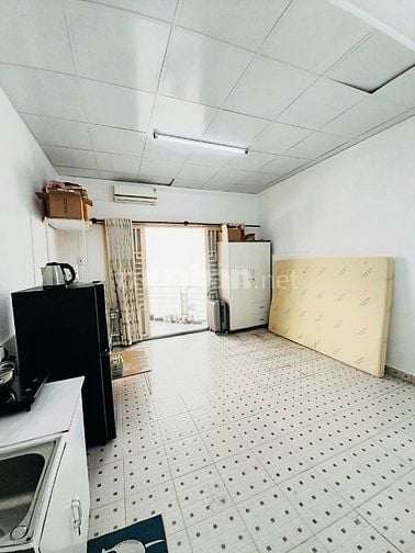 Phòng Full tiện nghi rộng 30m2 có Ban công thoáng - Nguyễn Thượng Hiền