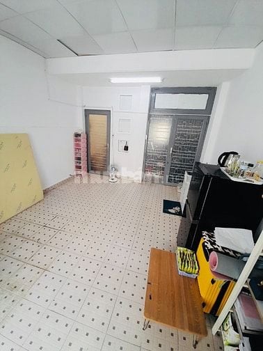 Phòng Full tiện nghi rộng 30m2 có Ban công thoáng - Nguyễn Thượng Hiền