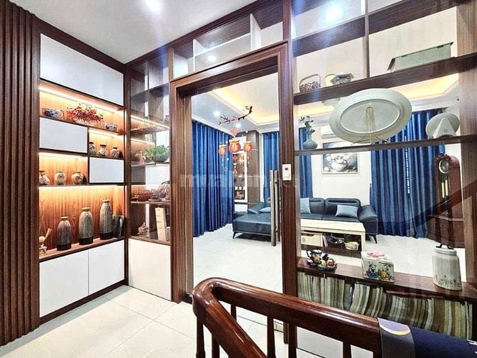 Nhà lô góc 35m2 Mỹ Đình, 8,5 tỷ - Thoáng mát, tràn ngập ánh sáng