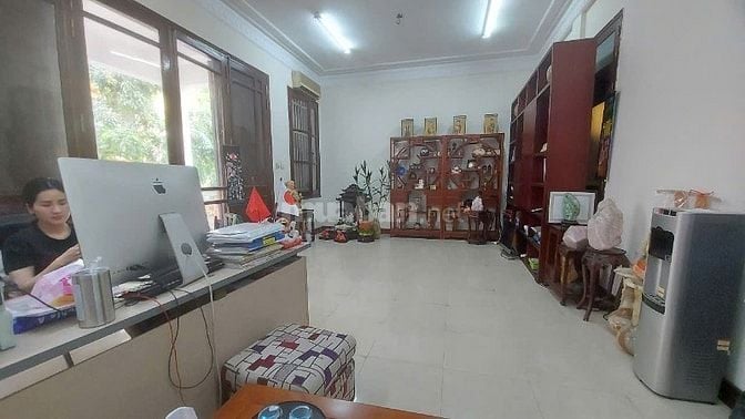 Khu Văn Cao - Hoàng Hoa Thám. DT 105m2. MT 8m. Xây 5 tầng. Ô tô tránh