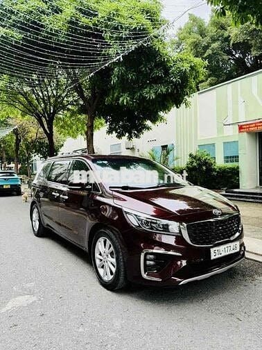 Kia Sedona 2020 Luxury - 100000 km