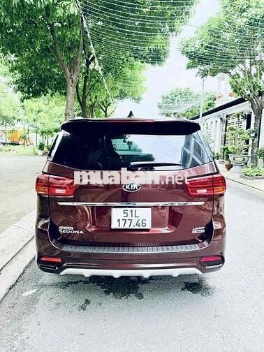 Kia Sedona 2020 Luxury - 100000 km