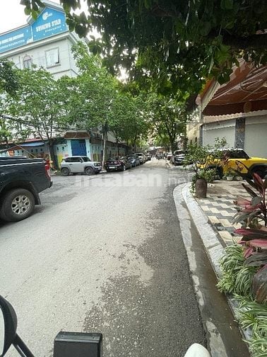 BÁN NHÀ TRUNG KÍNH - 60m2 - Ô TÔ ĐỖ CỬA - CHỈ 15 TỶ 