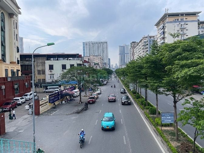 BÁN NHÀ TRUNG KÍNH - 60m2 - Ô TÔ ĐỖ CỬA - CHỈ 15 TỶ 
