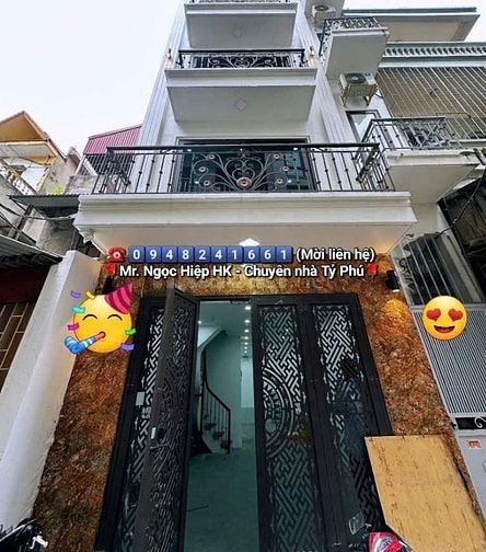 TÒA NHÀ VĂN PHÒNG 7 TẦNG, THANG MÁY, Ô TÔ ĐỖ CỬA VÀO NHÀ