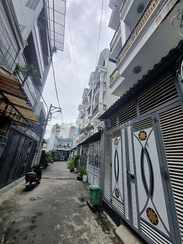 Bán nhà cấp 4 gác lửng 4x15 hẻm 4m oto vào nhà P12 GV