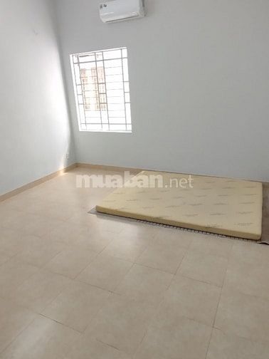 Phòng máy lạnh mới 25m2. Tạ Quang Bửu. P4. Q8