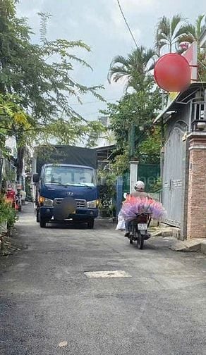 Nhà đúc 3 tầng đường 6m thông Nguyễn Văn Quá, Quận 12, 4x14, SHR, 5tỷ2