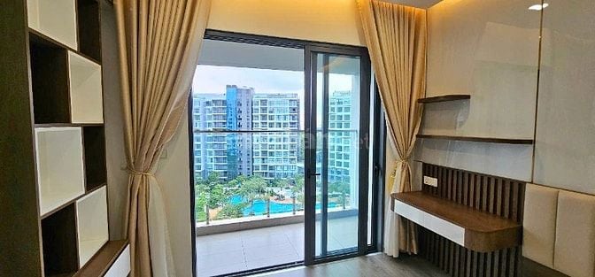 Cho thuê căn góc 3PN 117m2, 25tr, nội thất cao cấp, Celadon City