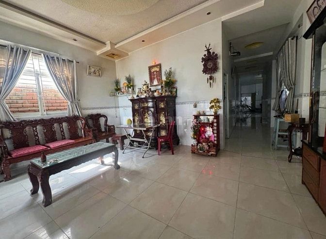 gấp gấp.bán gấp căn nhà 305m2 ở Gần chợ Việt Kiều - Củ Chi giá 690tr.