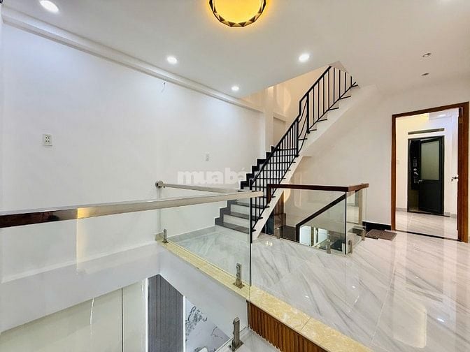 CHÍNH CHỦ BÁN NHÀ GÒ VẤP GẦN CÔNG VIÊN ĐÚC 3LẦU HẺM XE HƠI GIÁ MỀM