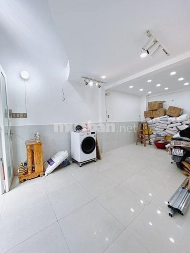 Kinh doanh thua lỗ cần bán gấp nhà Tân Túc, Bình Chánh 100m2. Sổ riêng