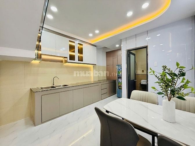 CHÍNH CHỦ BÁN NHÀ GÒ VẤP GẦN CÔNG VIÊN ĐÚC 3LẦU HẺM XE HƠI GIÁ MỀM