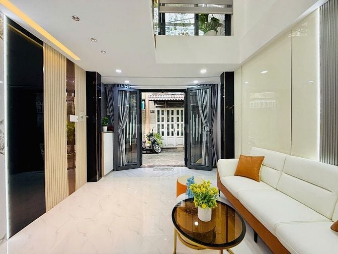 CHÍNH CHỦ BÁN NHÀ GÒ VẤP GẦN CÔNG VIÊN ĐÚC 3LẦU HẺM XE HƠI GIÁ MỀM