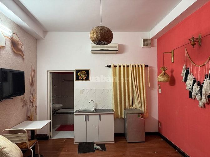 Cho thuê nhà phố Bùi Thị Xuân Quận 1