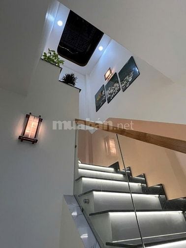 Bán nhà 680/26 đường bình long DT4,5x13 đúc 1 trệt 2 lầu bán 6,85 tỷ 
