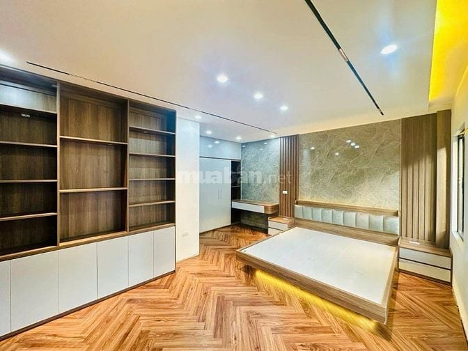 Nhà Đẹp 15m Ra Phố Tôn Đức Thắng Đống Đa 35m, 7 tầng, mt 6.8m, 13.4 tỷ