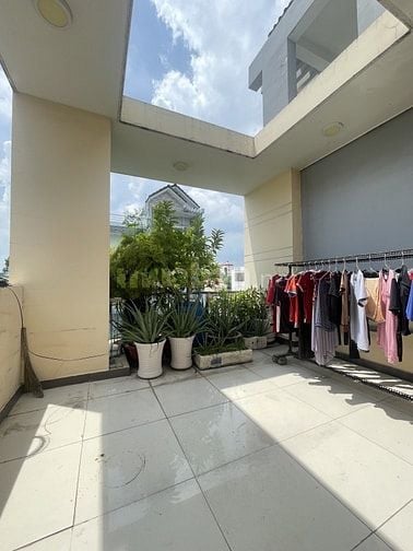 Nhà Đẹp-Mới Tiện Kinh Doanh- Mở Spa-VP Ôtô trước nhà 3 LẦU+Sân Thượng