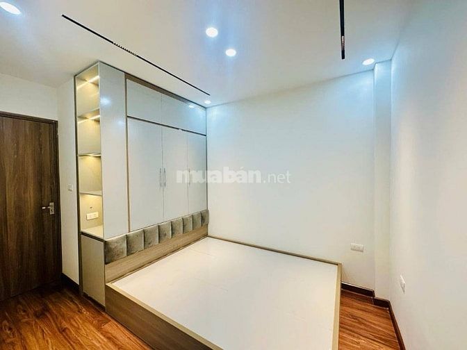 Nhà Đẹp 15m Ra Phố Tôn Đức Thắng Đống Đa 35m, 7 tầng, mt 6.8m, 13.4 tỷ