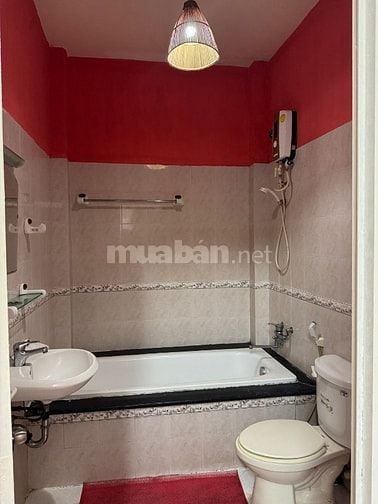 Cho thuê nhà phố Bùi Thị Xuân Quận 1