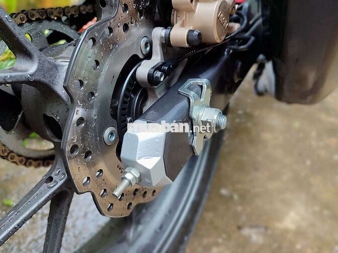 CBR 150R ABS đk 2023 lướt 6.000 còn bảo hành.