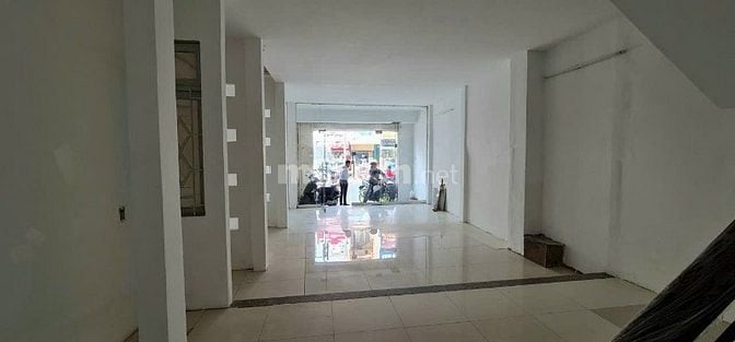 Nhà mặt tiền - Đang có hợp đồng thuê tốt