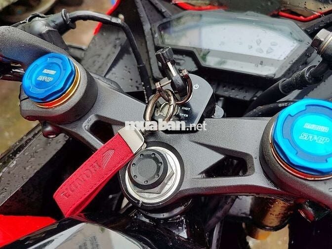 CBR 150R ABS đk 2023 lướt 6.000 còn bảo hành.