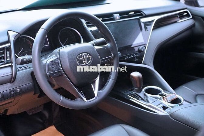 Toyota Camry 2020 2.0G - 60000 km