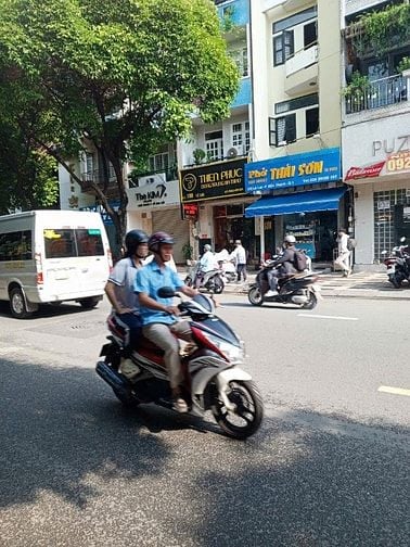 CHO THUÊ MẶT TIỀN KINH DOANH 182 LÊ LAI, BẾN THÀNH,  Q.1