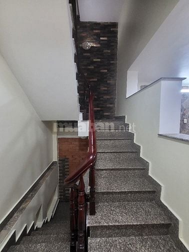CHO THUÊ NHÀ NGUYÊN CĂN - 3PN, 3WC, 164m2, giá tốt tại Bàn Cờ, P3, Q3