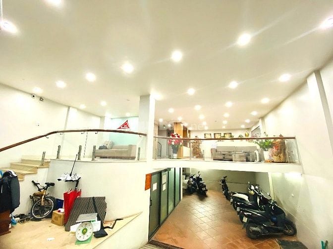Bán Toà nhà 120m2, 8 tầng thang máy, mt 8.8m tại Nguyễn Xiển