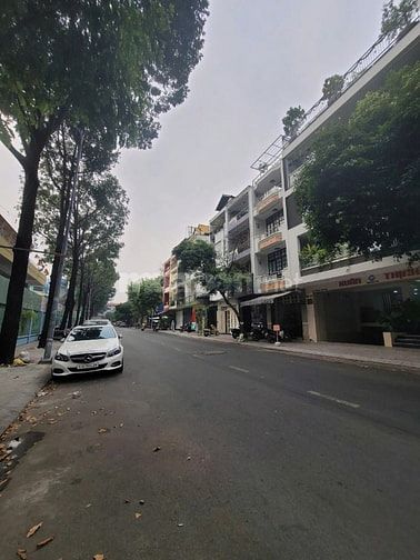 Nhà Hiếm nhất đ.Hoa Phượng, khu ẩm thực Phan Xích Long, 3 tầng, 27 tỷ 