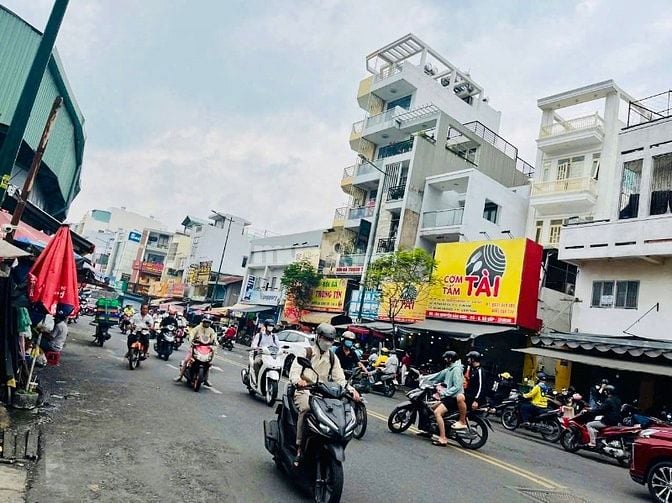 Bán nhà mặt tiền rộng đẹp 4 lầu (7x23) 102 Nguyễn Văn Nghi p7 Gò Vấp 