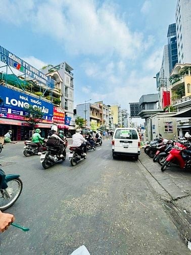 Bán nhà mặt tiền rộng đẹp 4 lầu (7x23) 102 Nguyễn Văn Nghi p7 Gò Vấp 