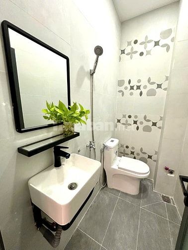 Nhà bán Quận 8 sổ hồng riêng hoàn công đầy đủ vị trí đẹp 