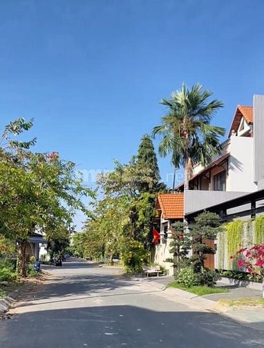 Biệt thự 3 tầngkhu Cao Cấp chỉ bằng giá đất thích hợp an cư và đầu tư 