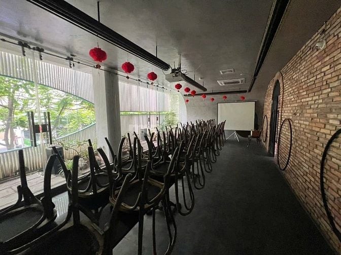 SANG NHƯỢNG/CHO THUÊ MBKD ĐẮC ĐỊA - PHỐ ĐÀO TẤN, BA ĐÌNH - VỈA HÈ RỘNG