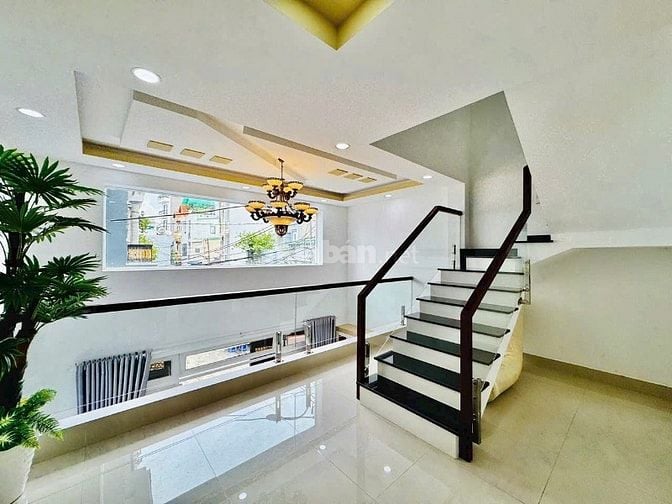 CÔ HƯƠNG BÁN GẤP NHÀ 1T1L2L1ST Đ. LÊ QUANG ĐỊNH TẶNG KÈM BỘ NỘI THẤT