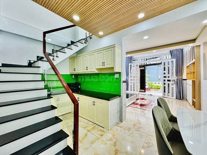 CÔ HƯƠNG BÁN GẤP NHÀ 1T1L2L1ST Đ. LÊ QUANG ĐỊNH TẶNG KÈM BỘ NỘI THẤT