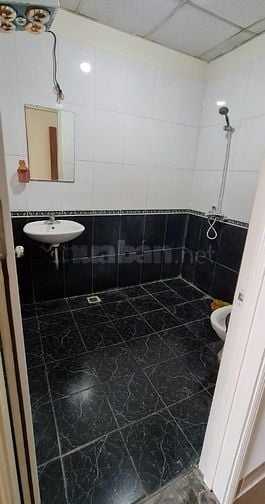 CĂN HỘ CC F4 TRUNG KÍNH DT 79M, 2PN, 2WC, ĐỦ ĐỒ - GIÁ CHỈ 5.6TỶ