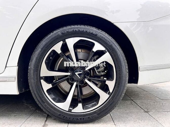 VinFast Lux A2.0 2021 Plus 2.0 AT - 60000 km