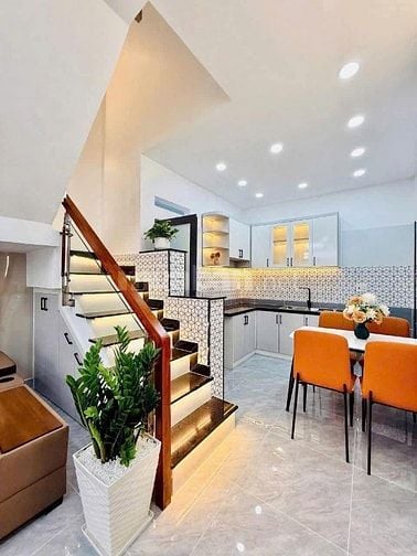 🔥Khu Bờ Kè Sầm Uất, Đường Hoàng Việt P.4 Q.Tân Bình, 1 tỷ 89/43m2, SH