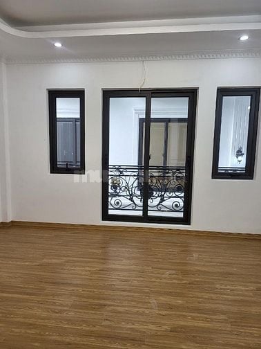 NHÀ MỚI NGỌC TRÌ – 5 TẦNG – SÂN RỘNG – CỰC THOÁNG – GIÁ CHỈ 5.95 TỶ 