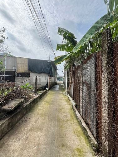 NHÀ ĐÚC, 1 TRỆT 1 LẦU, 2 PN, 1 WC- QUY ĐỨC , BÌNH CHÁNH