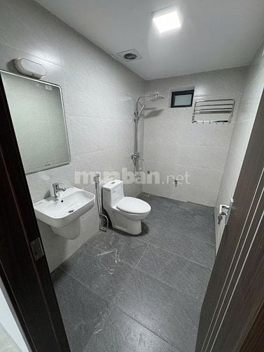 Cho thuê nhà mặt phố Yên Duyên, quận Hoàng Mai, DT 65m2x4 tầng+tum