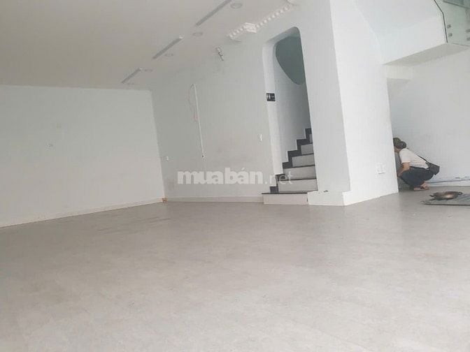 Cho thuê nhà mặt tiền đường Huỳnh Văn Bánh, PHường 13, Quận Phú Nhuận
