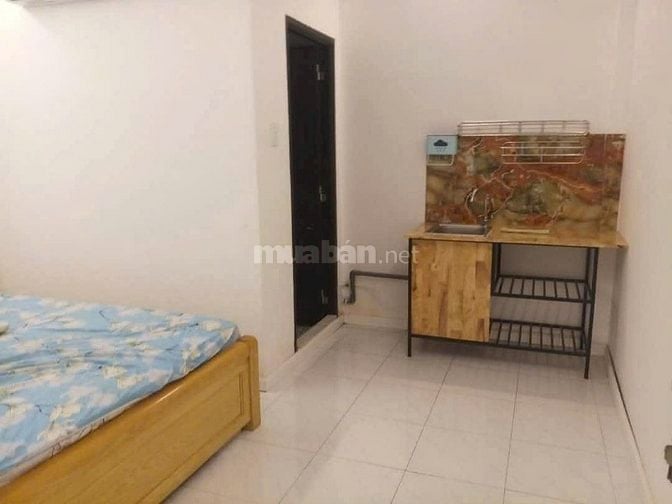 Bán Nhà Ngã Tư Ga, Đường to, Gía Rẻ. Diện tích Lớn