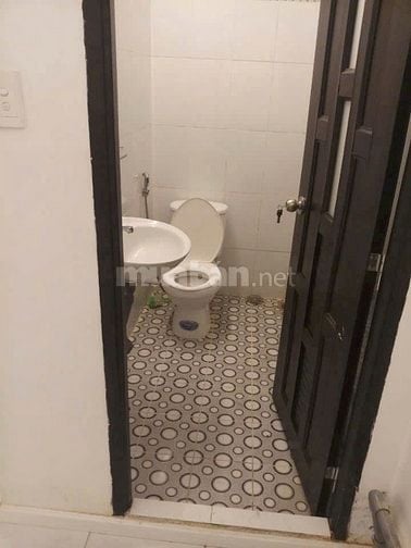 Bán Nhà Ngã Tư Ga, Đường to, Gía Rẻ. Diện tích Lớn
